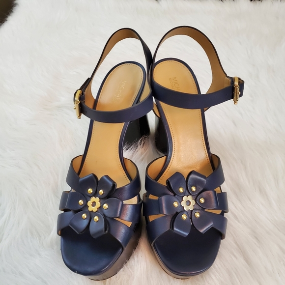 **Michael Kors Sz 8.5 Tara Navy Floral Sandals - Picture 12 of 12